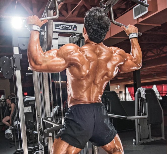 muscular-man-back-dianabol